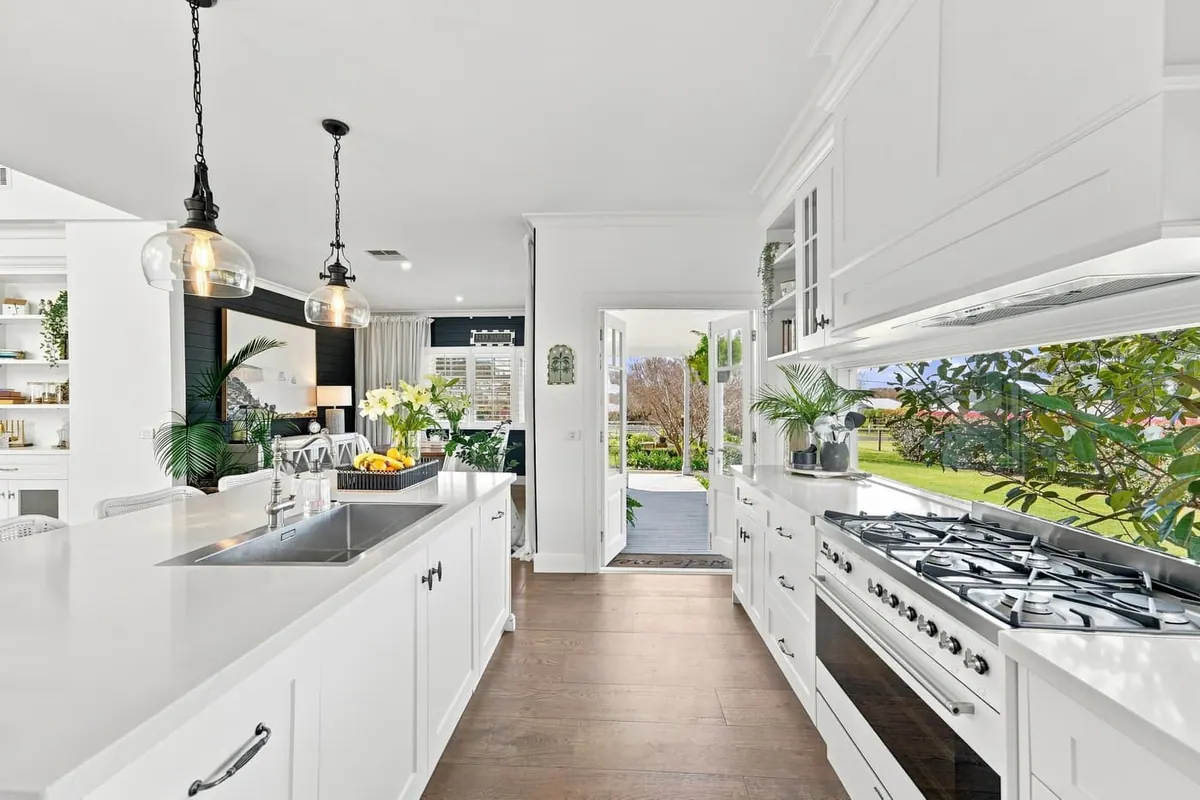 White kitchen with freestanding range